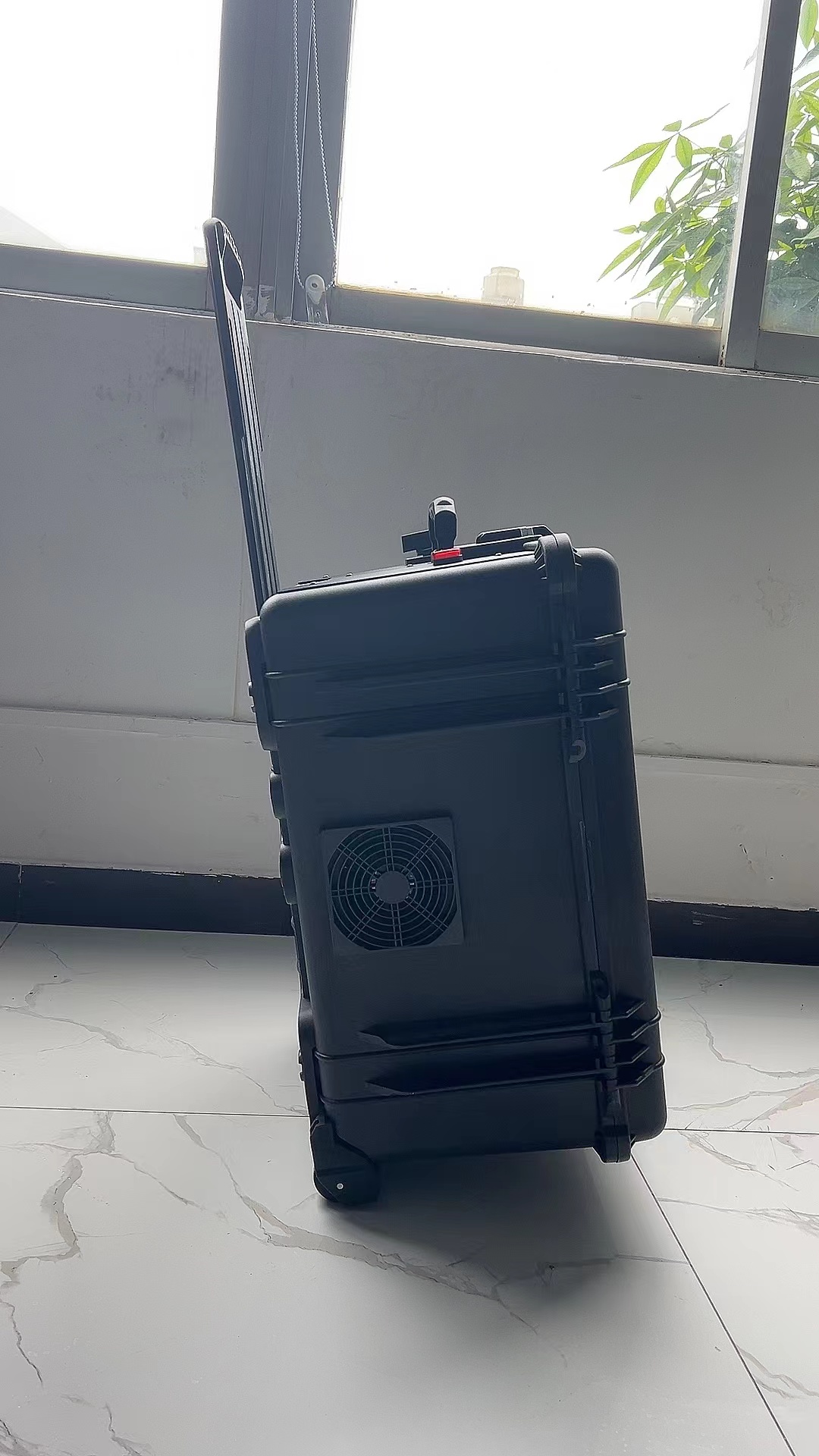 托喀依乡手拉箱型移动通信干扰器